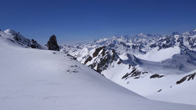Retour sur la sortie ski de randonnée dans le massif des Cerces/Mont Thabor – du 13 au 16 avril 2019